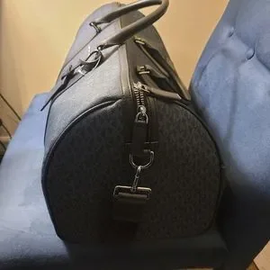【MICHAEL KORS】SALE ★ Harrison ロゴ ウィーケンダー バッグ Harrison Logo Weekender Bag | Michael Kors [US]